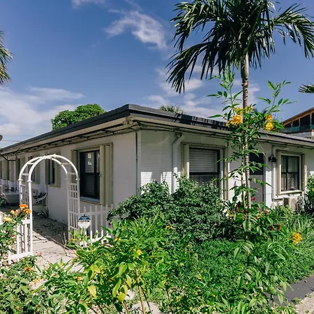 Cozy Private Studio 2 Blocks From Pompano Beach